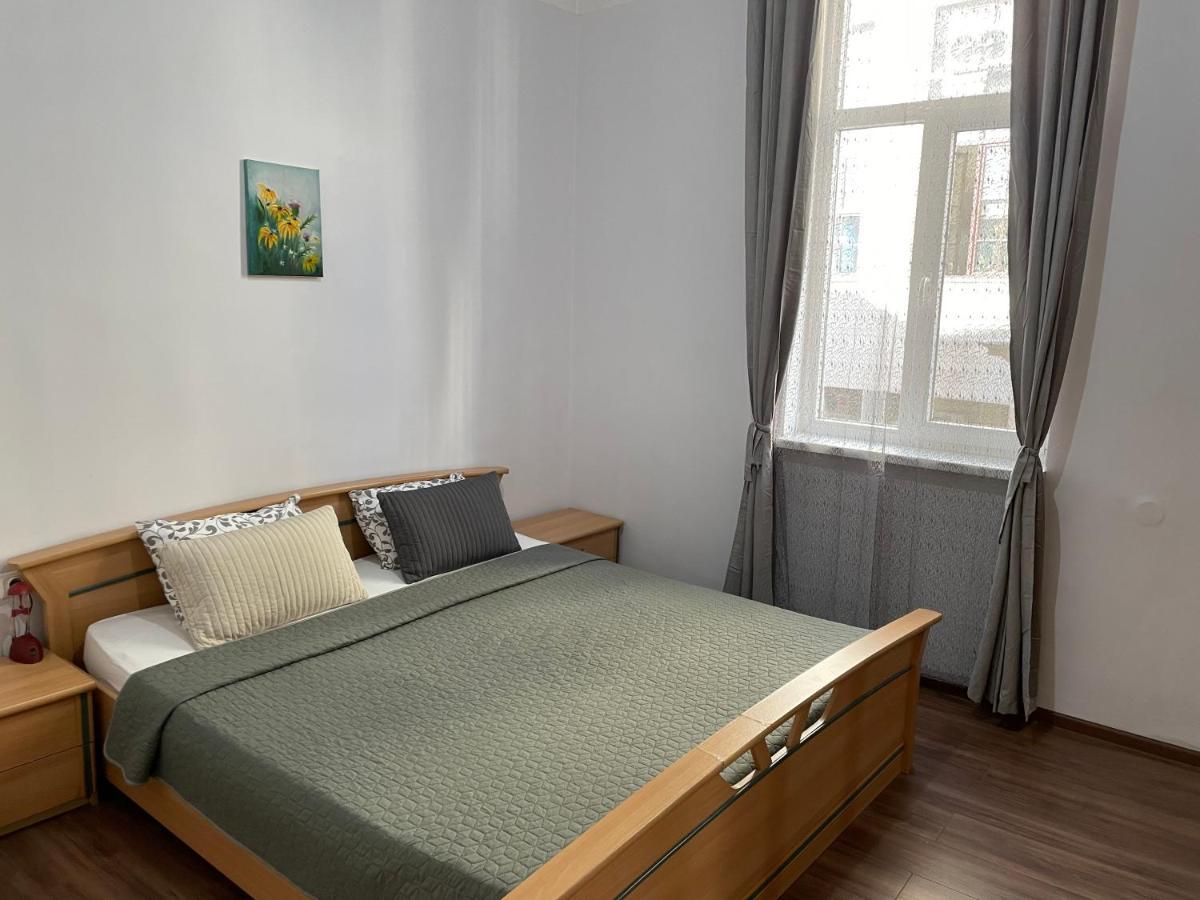 The Central Post Apartments Sofia Esterno foto