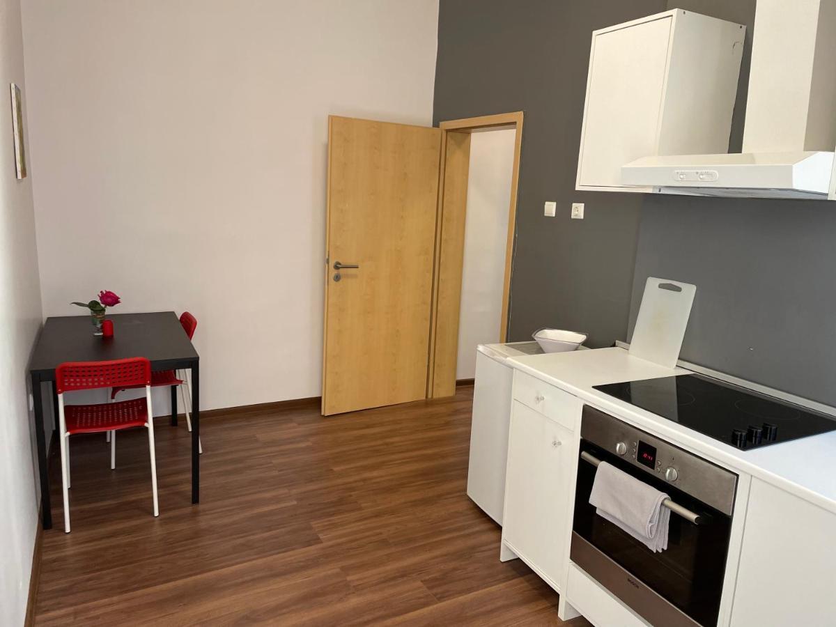 The Central Post Apartments Sofia Esterno foto