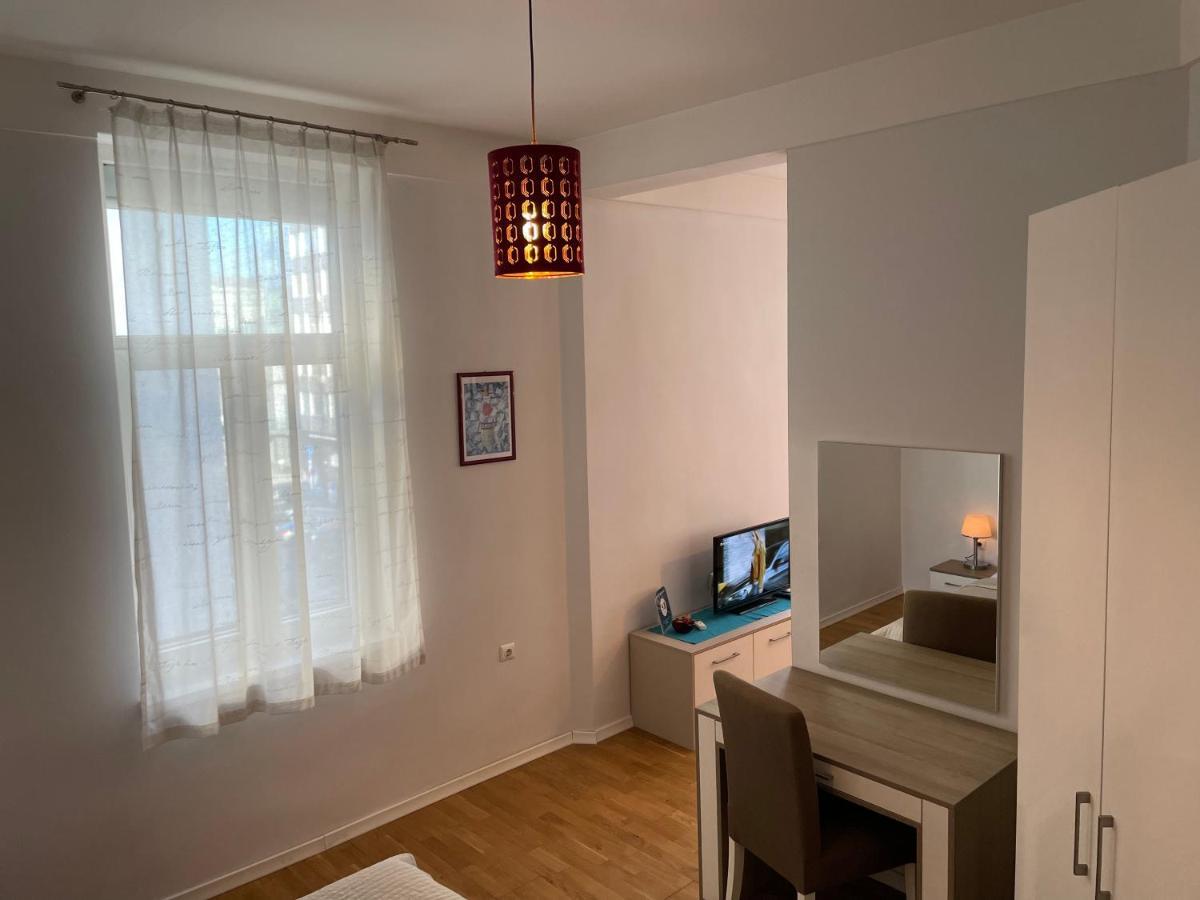The Central Post Apartments Sofia Esterno foto