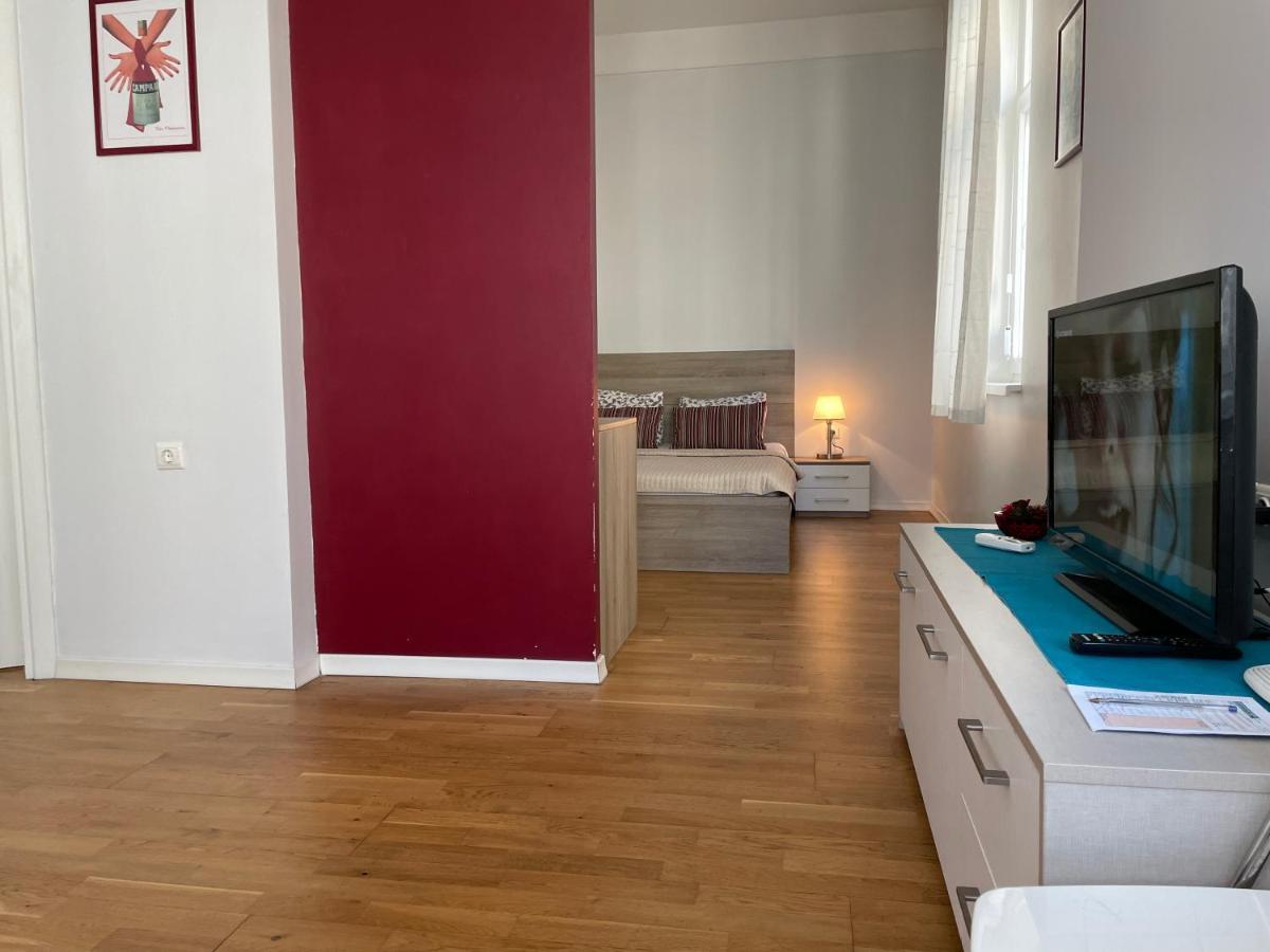 The Central Post Apartments Sofia Esterno foto