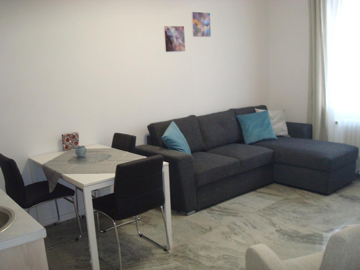 The Central Post Apartments Sofia Esterno foto
