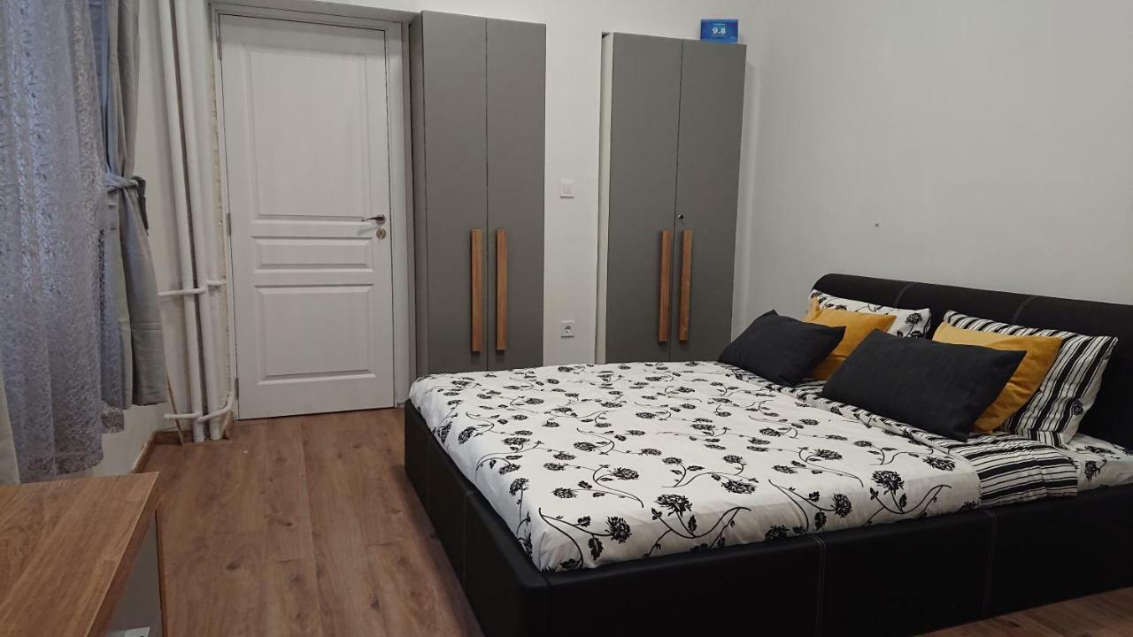 The Central Post Apartments Sofia Esterno foto